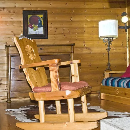 Chalet Tradizionale Con Giardino Chalet *