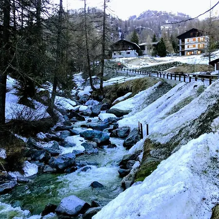 Chalet Tradizionale Con Giardino Chalet