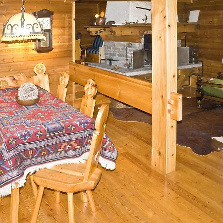 Chalet Tradizionale Con Giardino Chalet