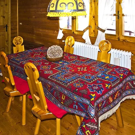 Chalet Tradizionale Con Giardino Chalet